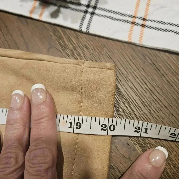 Nwt Loft stylish Tan Suede Mini Skirt with Belt - Picture 7 of 8